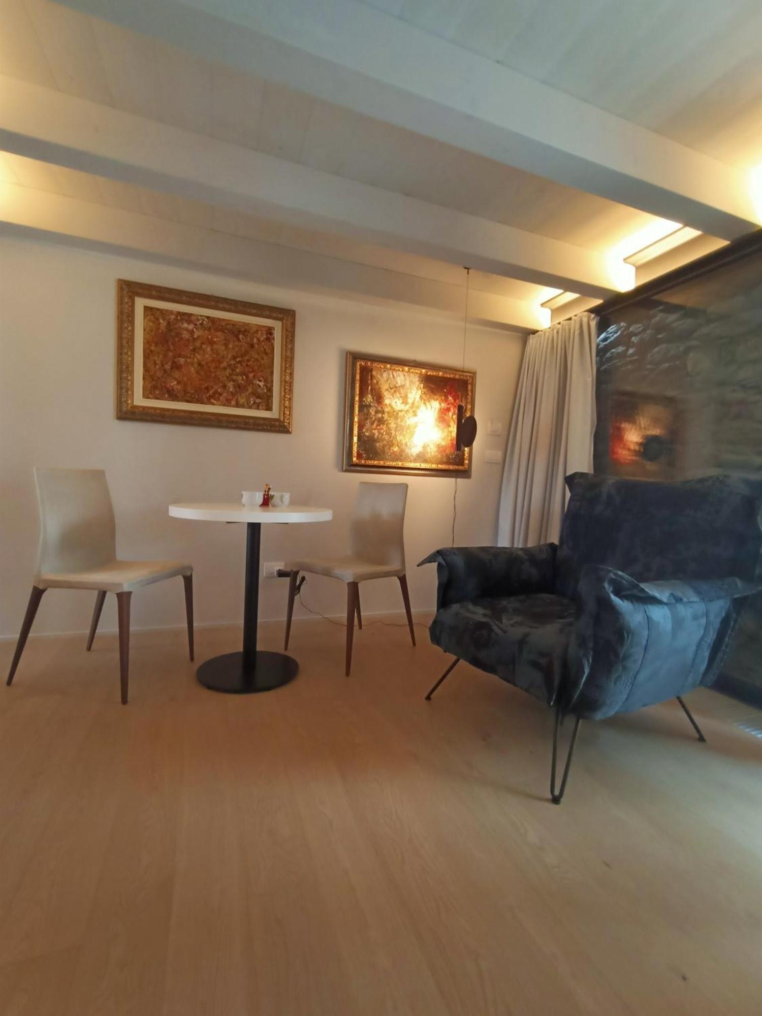 V&V Rentroom Design Gignod Zimmer foto